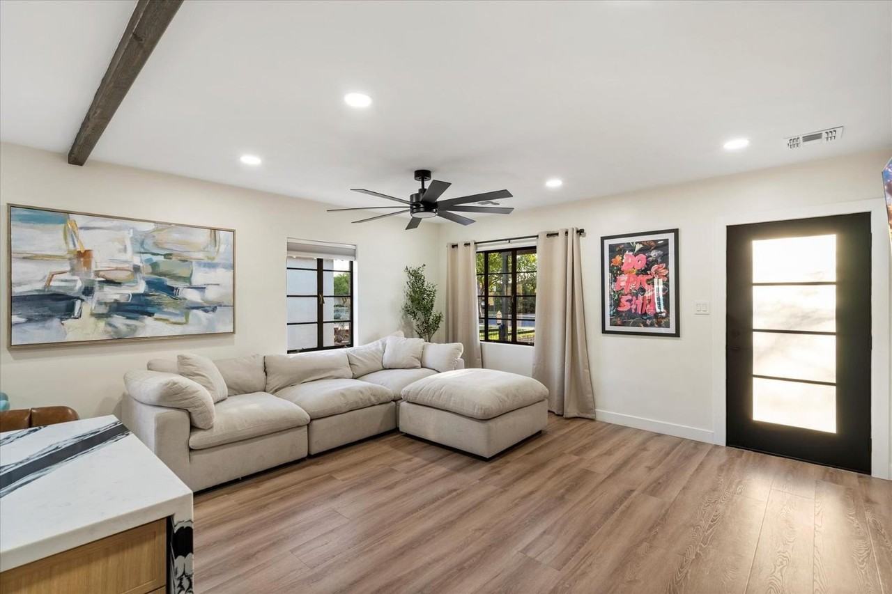 1629 N 16th Ave - Photo 4 of 34
