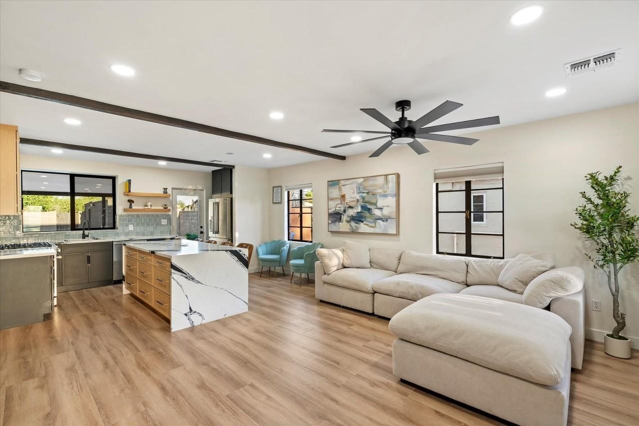 1629 N 16th Ave - Photo 5 of 34