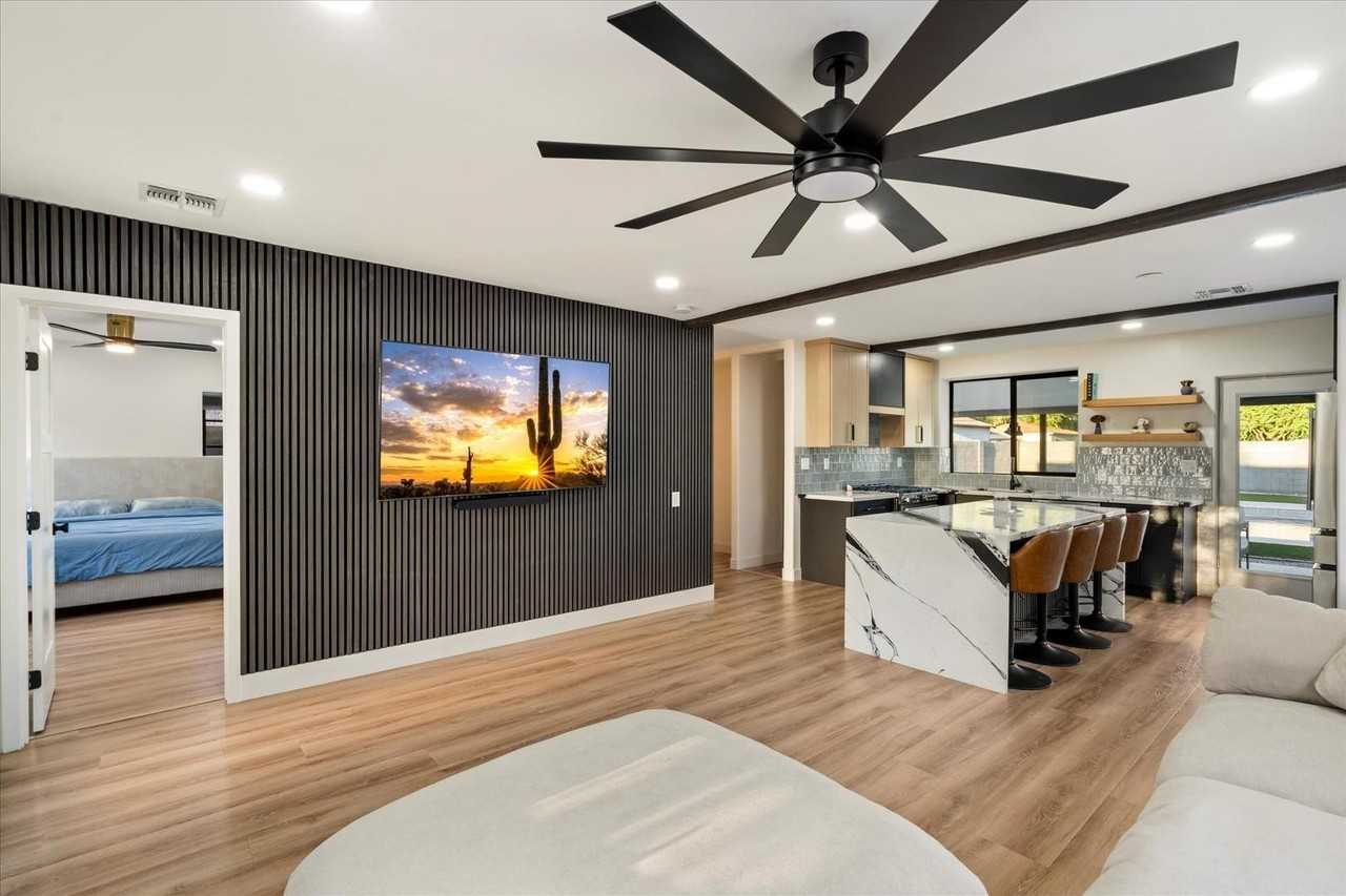 1629 N 16th Ave - Photo 6 of 34