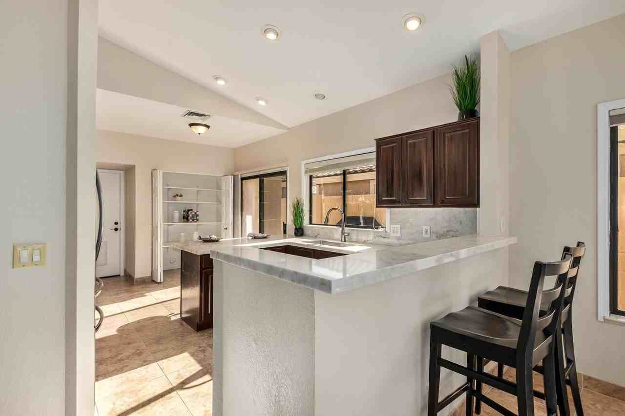 9408 W Taro Ln - Photo 4 of 20