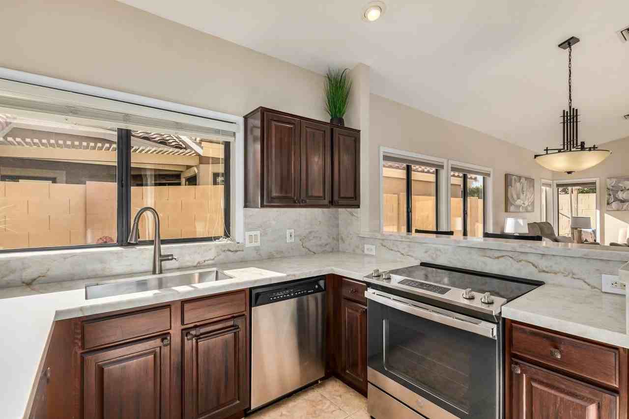 9408 W Taro Ln - Photo 5 of 20