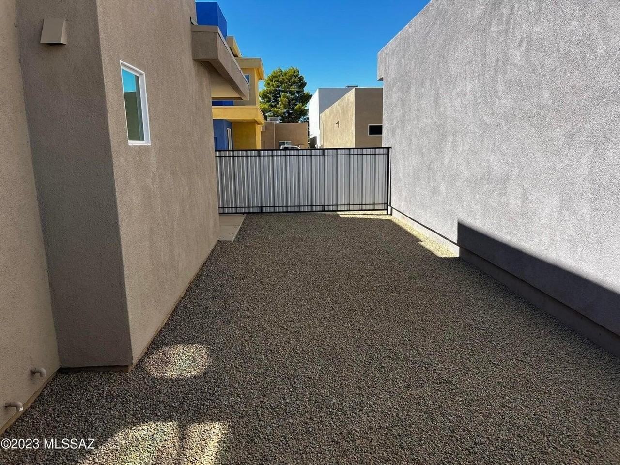 1868 S Poetry Ln - Photo 4 of 13
