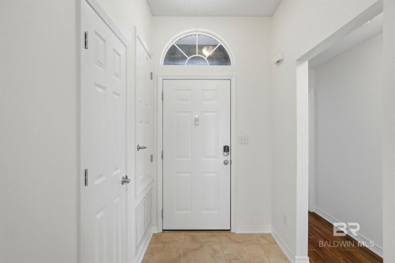 22413 Bobcat Ln - Photo 5 of 30