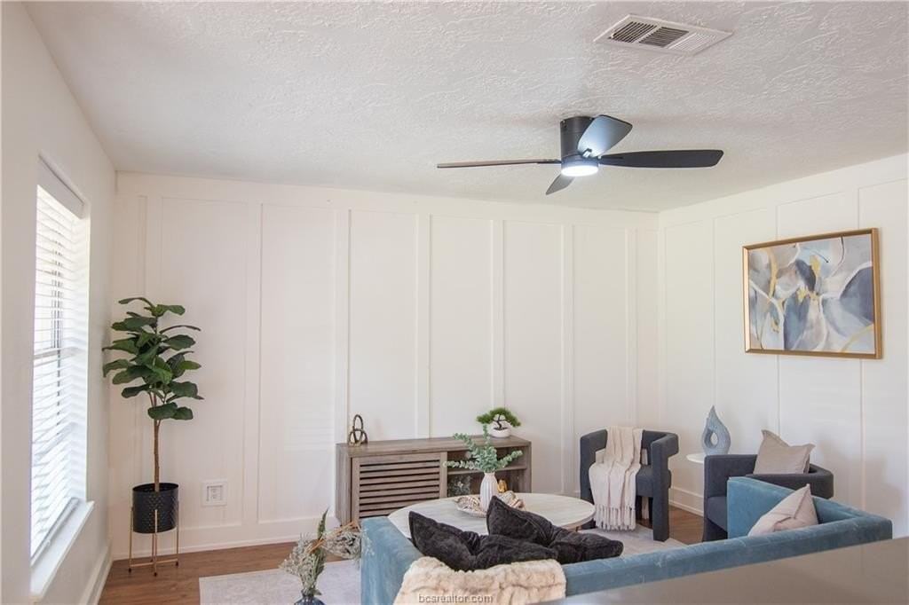 3213 Heatherwood Dr - Photo 4 of 26