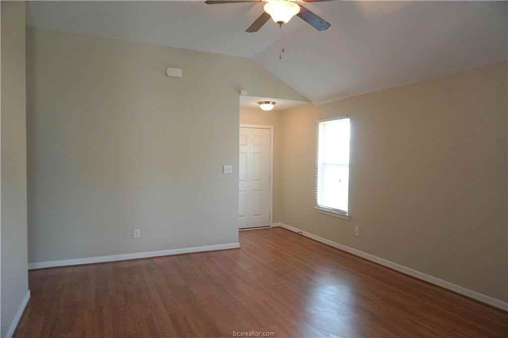 1810 Stephanie St - Photo 3 of 29