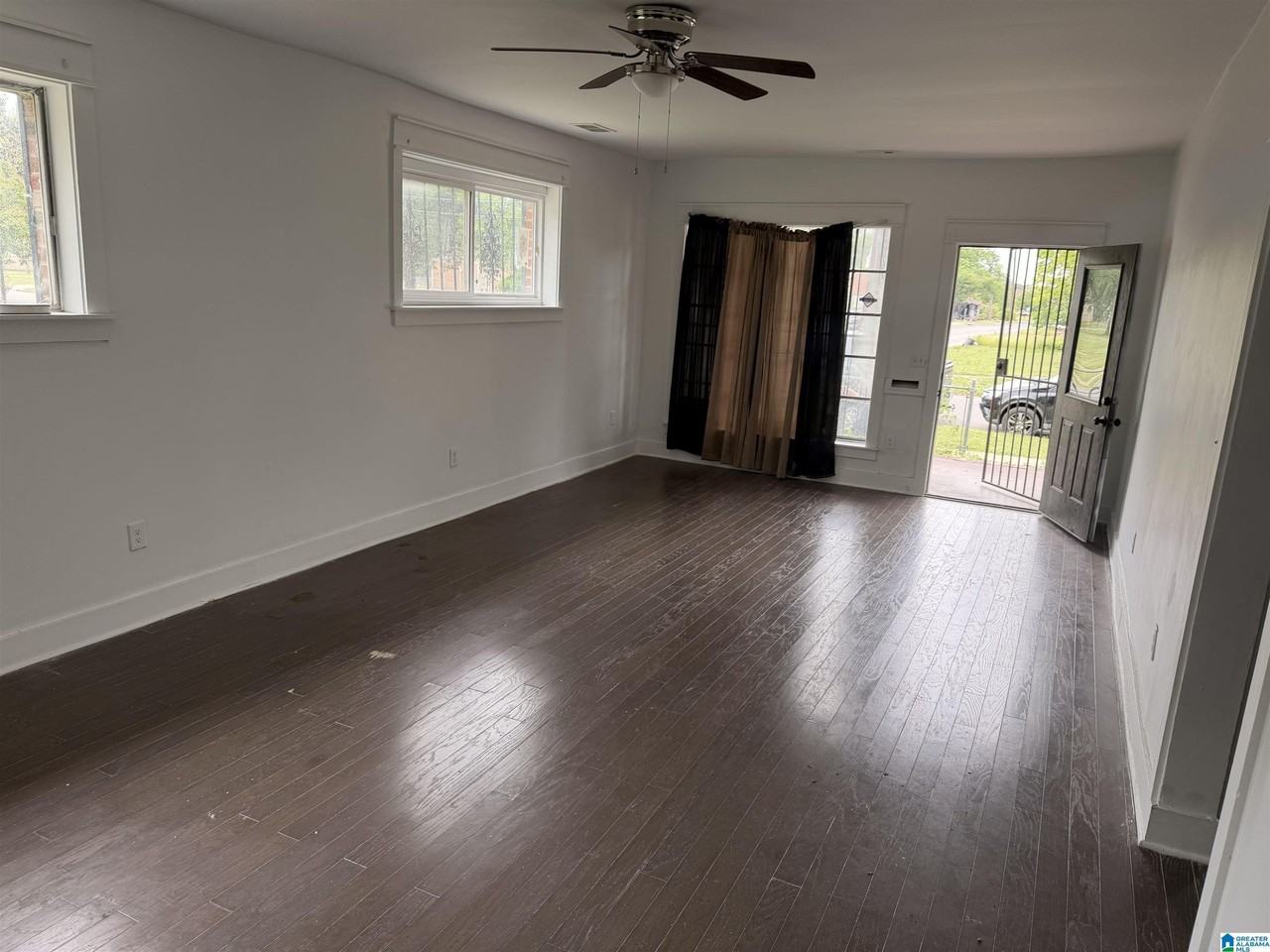 451 2nd St N - Photo 3 of 13