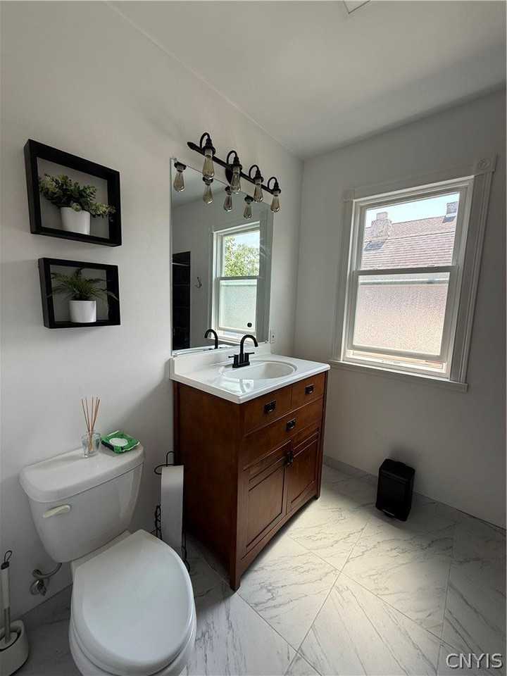 1642 Taylor Ave #1644 - Photo 7 of 9