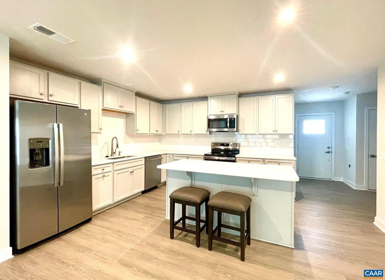 5127 Lazy Branch Ln - Photo 3 of 10