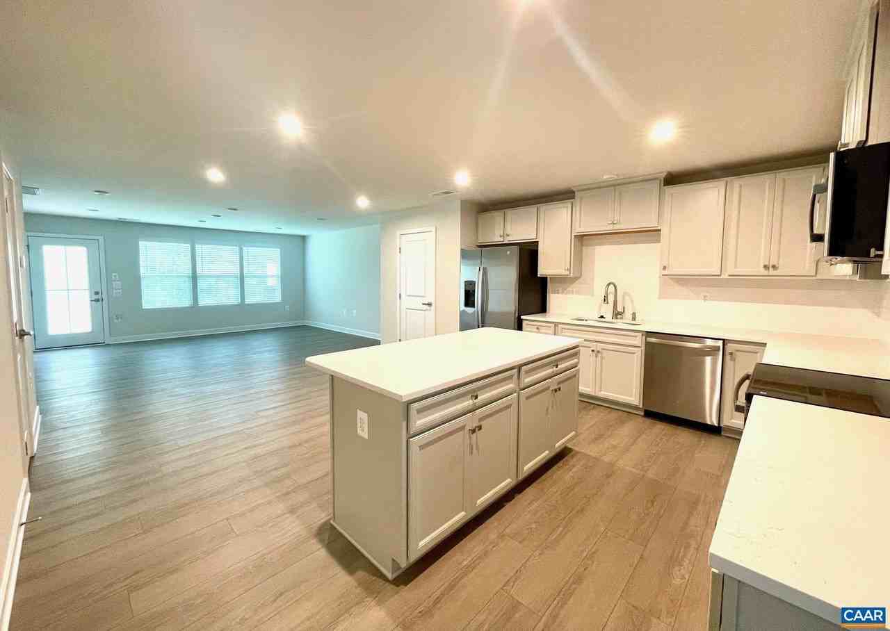 5127 Lazy Branch Ln - Photo 4 of 10