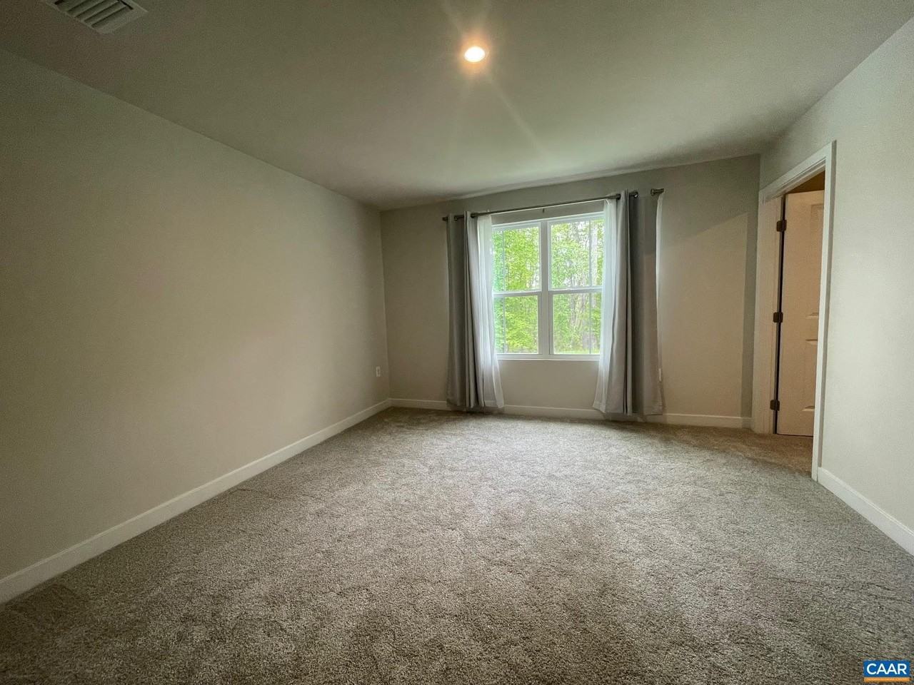 5127 Lazy Branch Ln - Photo 6 of 10