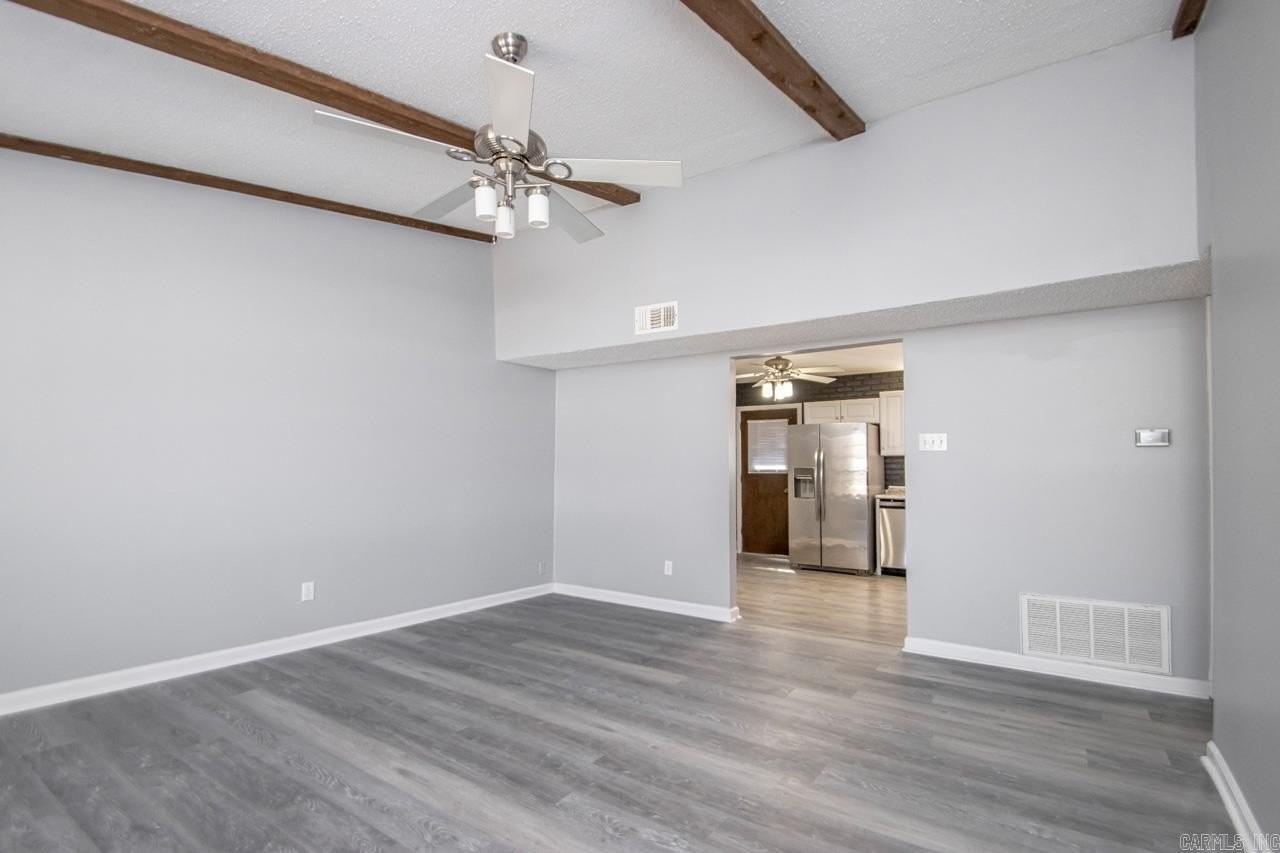 63 Robinson St - Photo 5 of 34