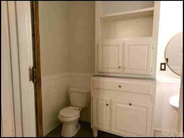 303 E Nichols St - Photo 7 of 25