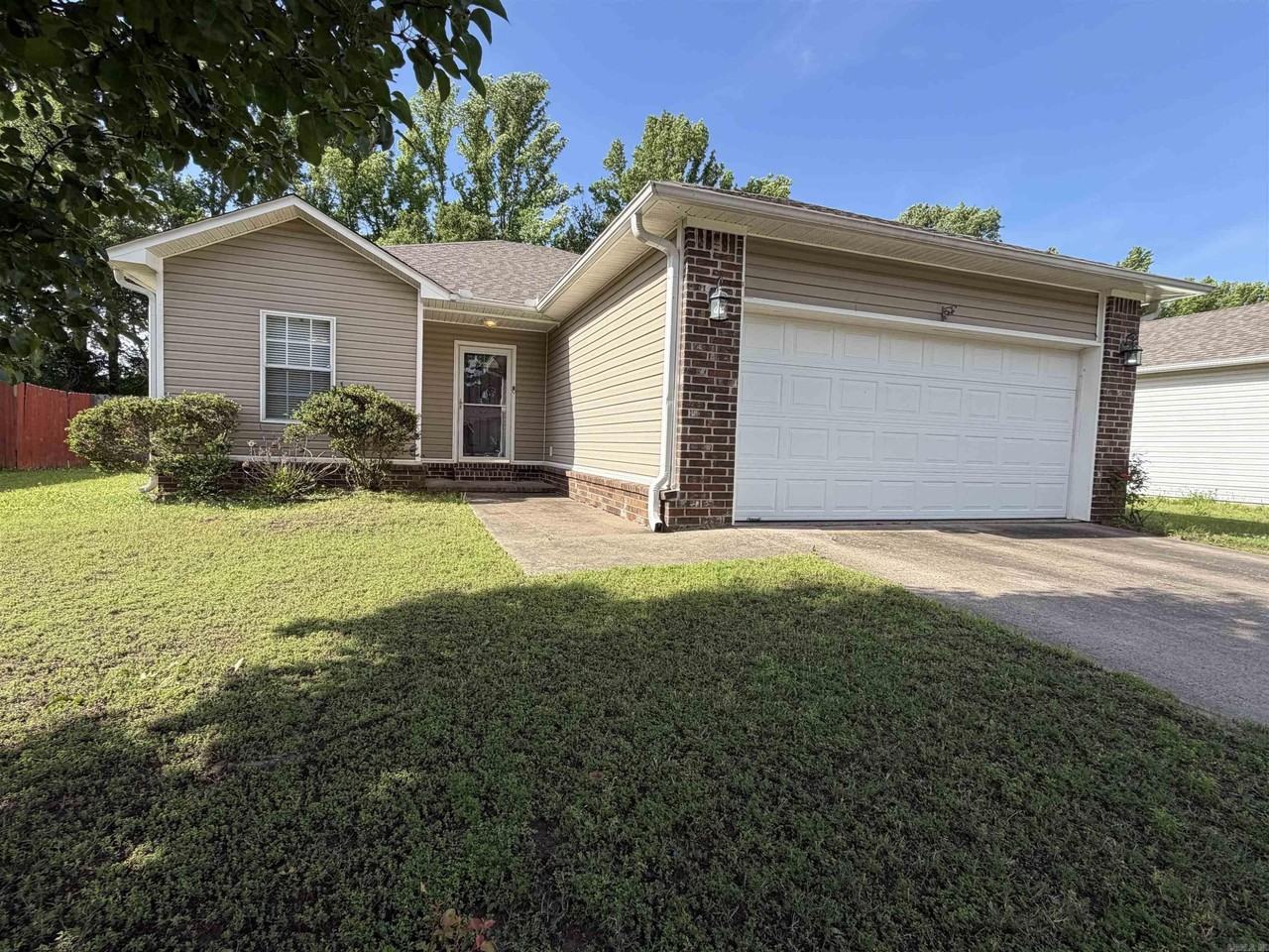 21 Weatherwood - Photo 3 of 43