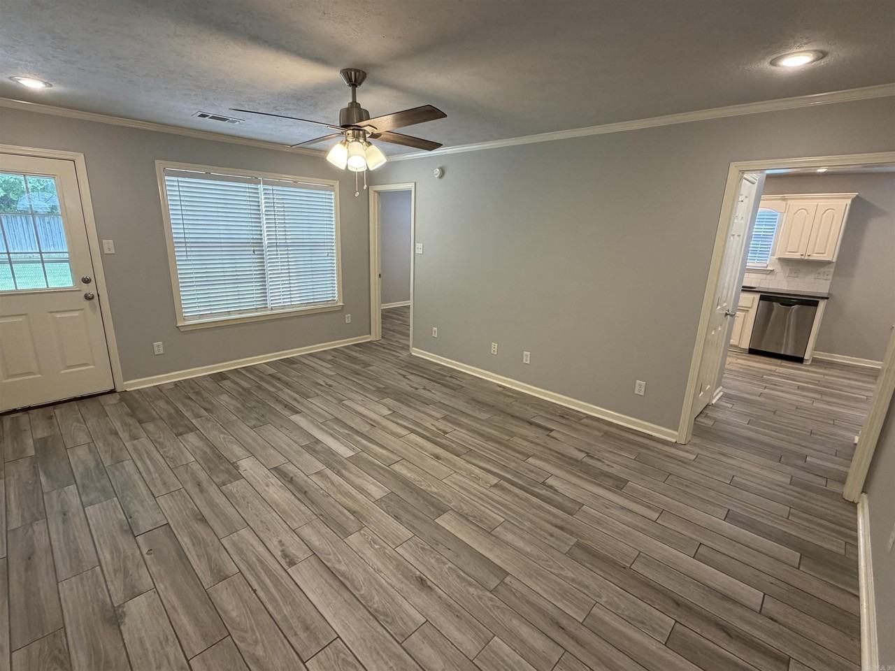 21 Weatherwood - Photo 6 of 43