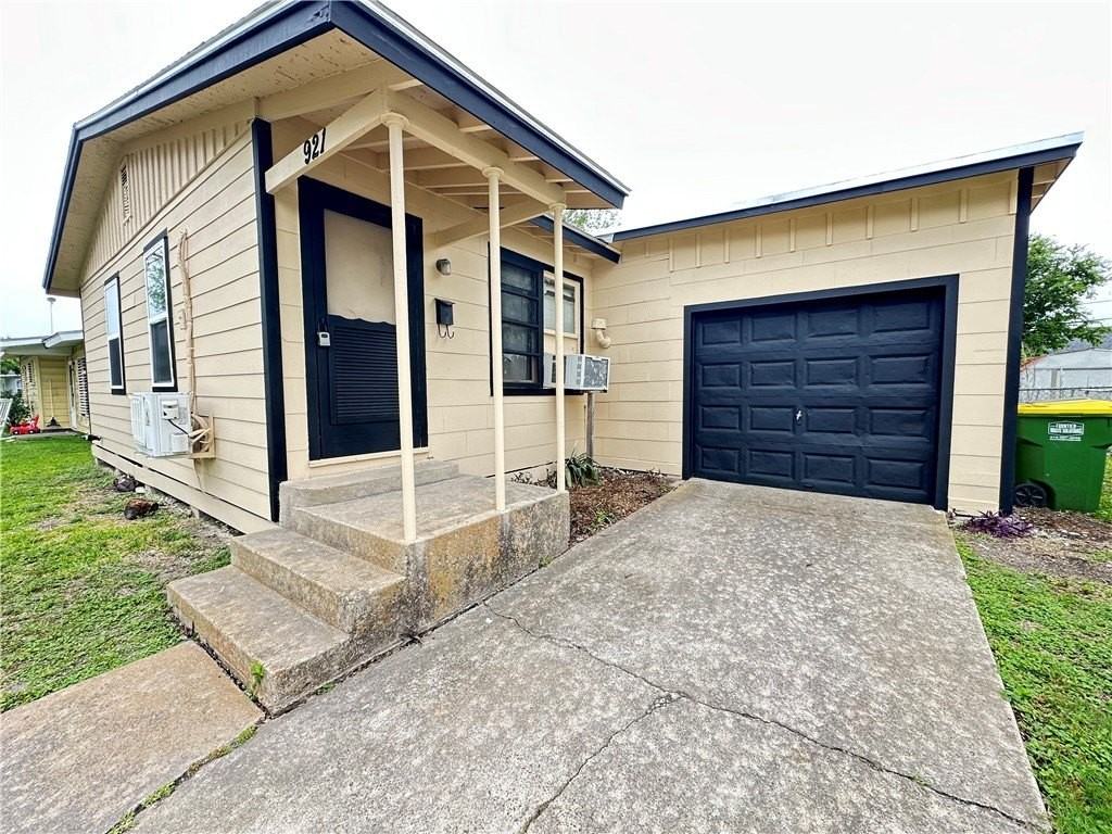 921 Oak St - Photo 3 of 26
