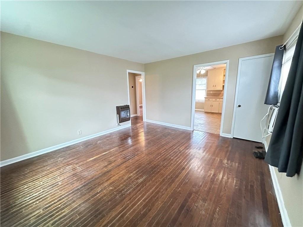 921 Oak St - Photo 4 of 26