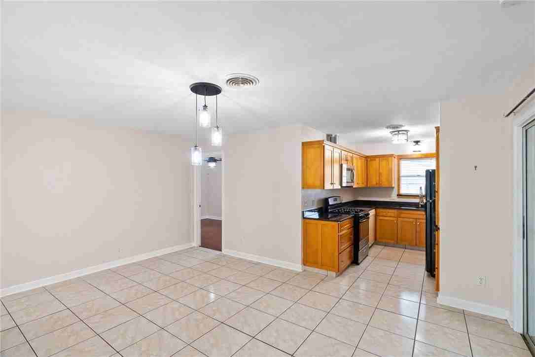 1033 Bradshaw Dr - Photo 2 of 17