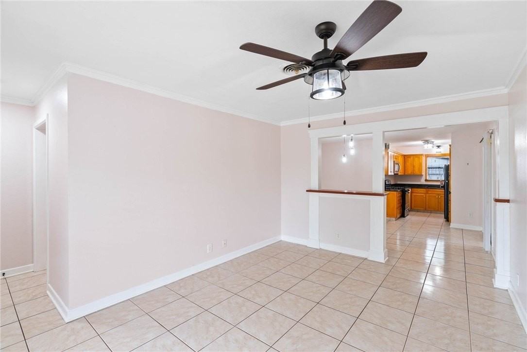 1033 Bradshaw Dr - Photo 7 of 17