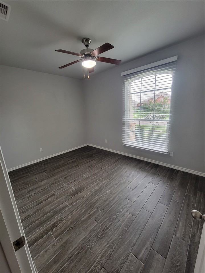 7230 Bryson Way - Photo 5 of 17