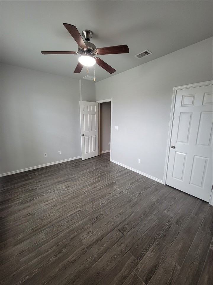 7230 Bryson Way - Photo 6 of 17