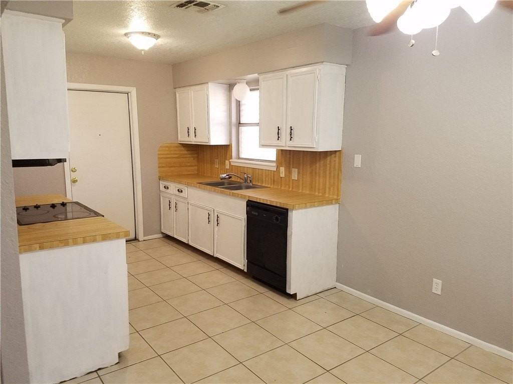 3102 Crestwater Dr - Photo 2 of 11