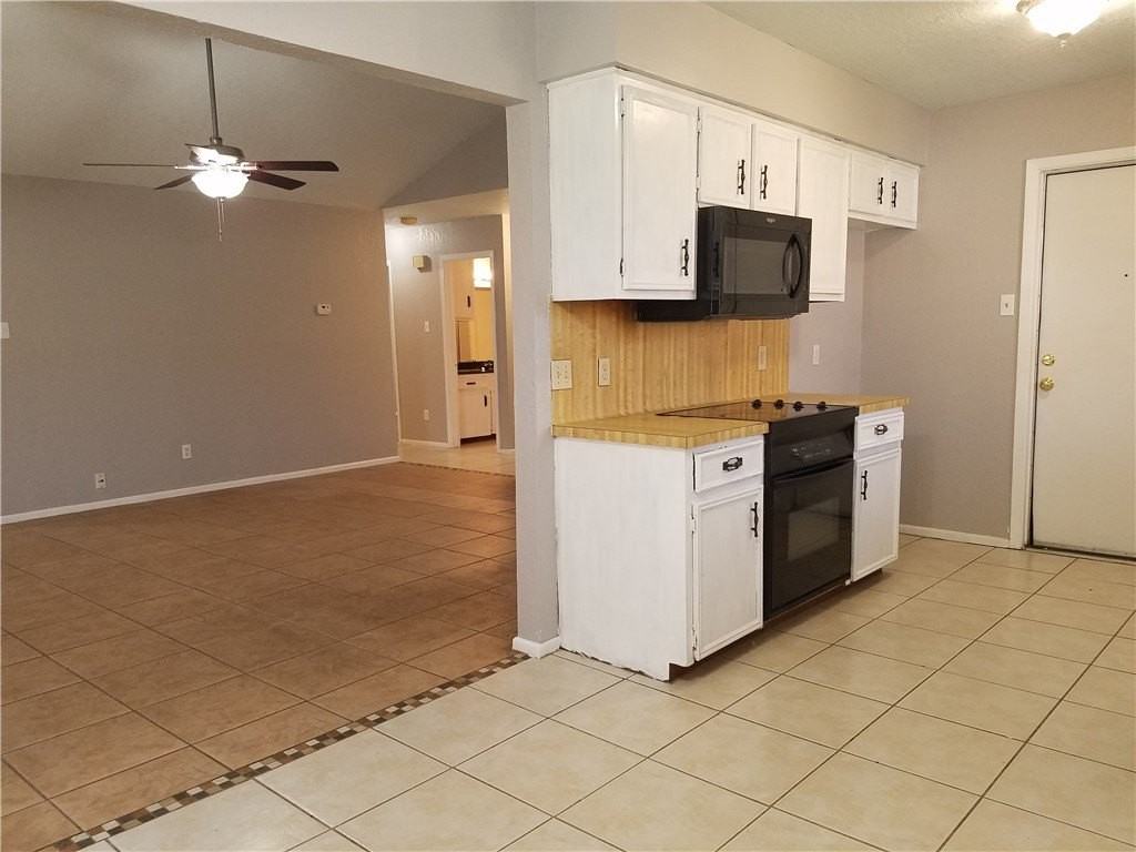 3102 Crestwater Dr - Photo 4 of 11