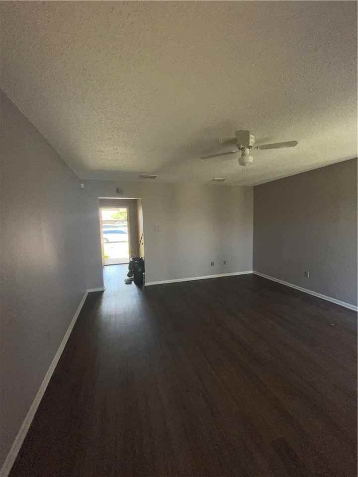 1638 El Monte St - Photo 2 of 12