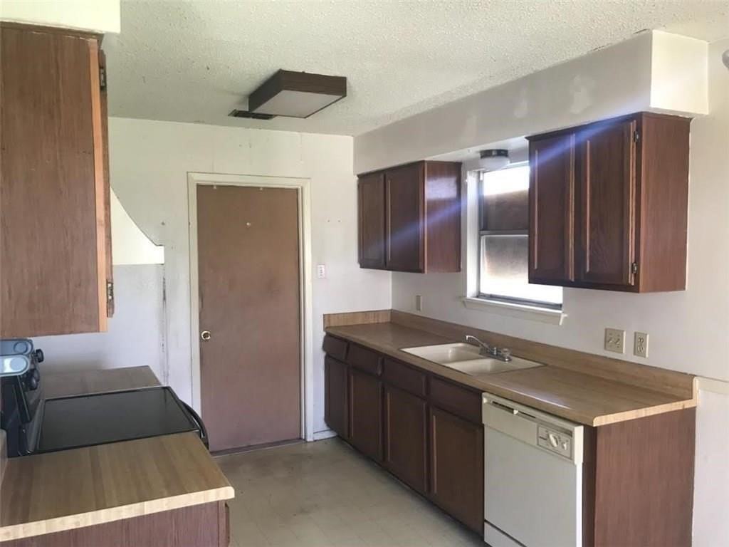 1638 El Monte St - Photo 3 of 12