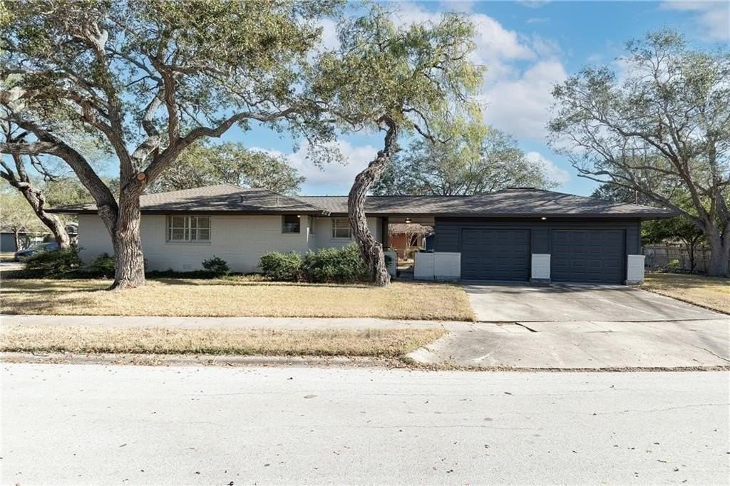 361 Williamson Pl - Photo 2 of 15