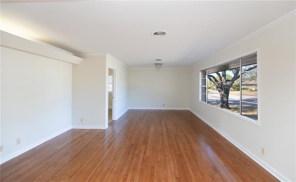 361 Williamson Pl - Photo 4 of 15