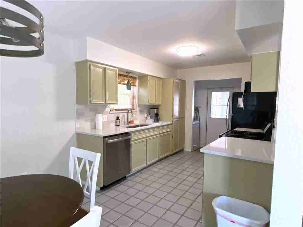 13933 Man O War Ct - Photo 5 of 27