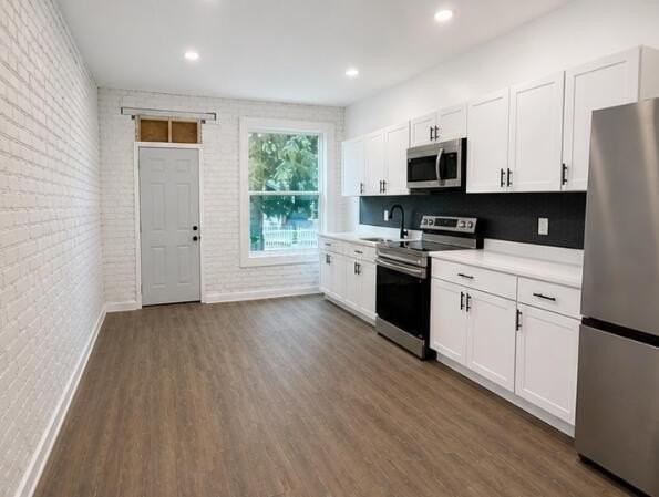 411 Saint Clair Ave #409 - Photo 3 of 8
