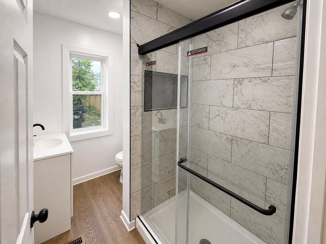 411 Saint Clair Ave #409 - Photo 4 of 8