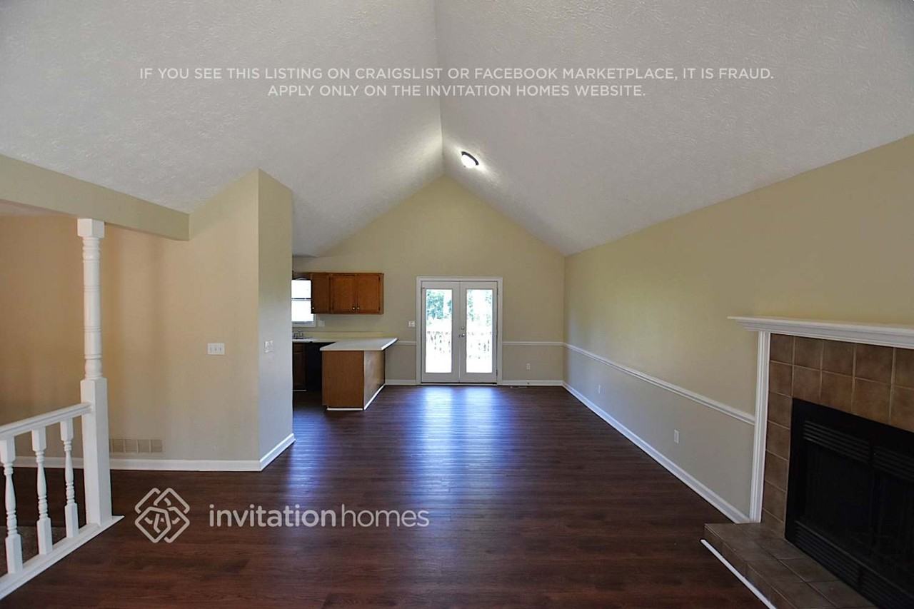 1784 Blanche Dr - Photo 3 of 15