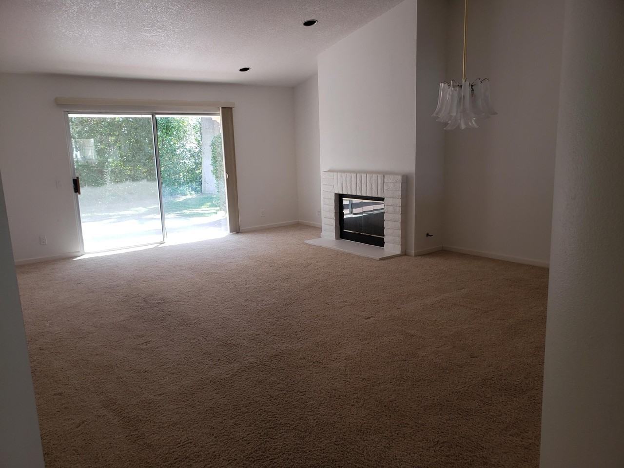 136 Desert Falls Dr E - Photo 7 of 36