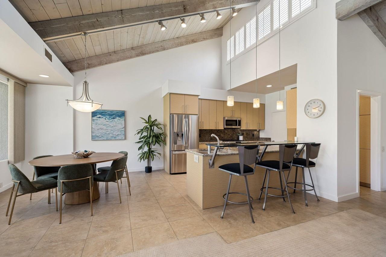 521 Desert West Dr - Photo 3 of 37