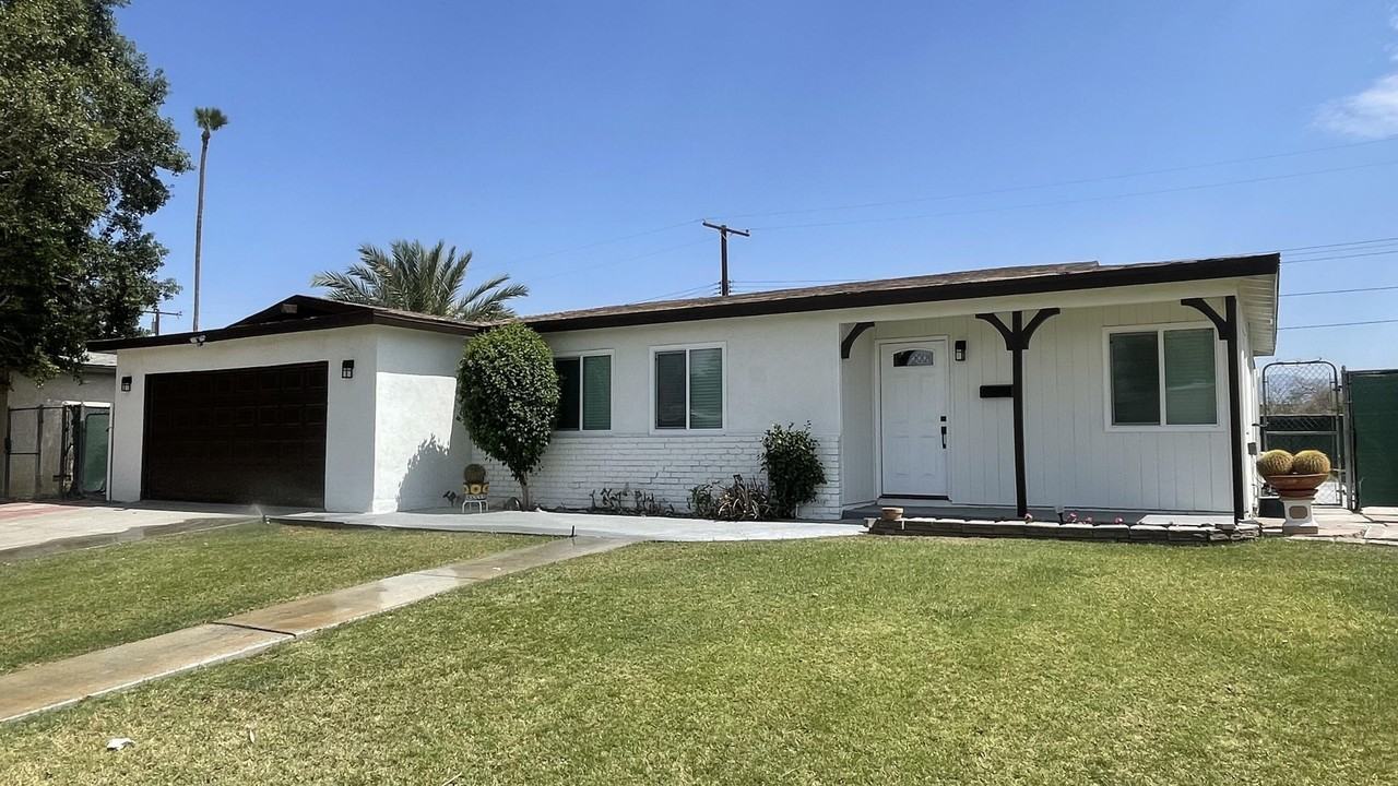 81683 De Plata Ave
