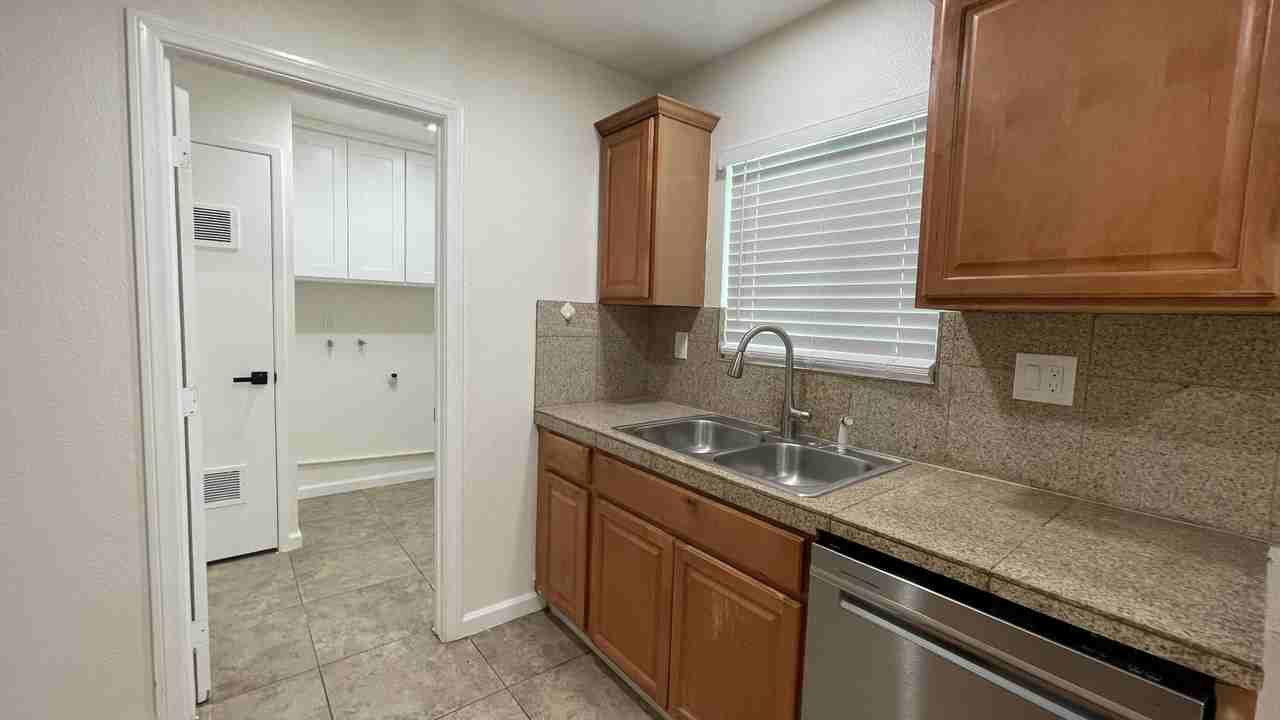 81683 De Plata Ave - Photo 3 of 20