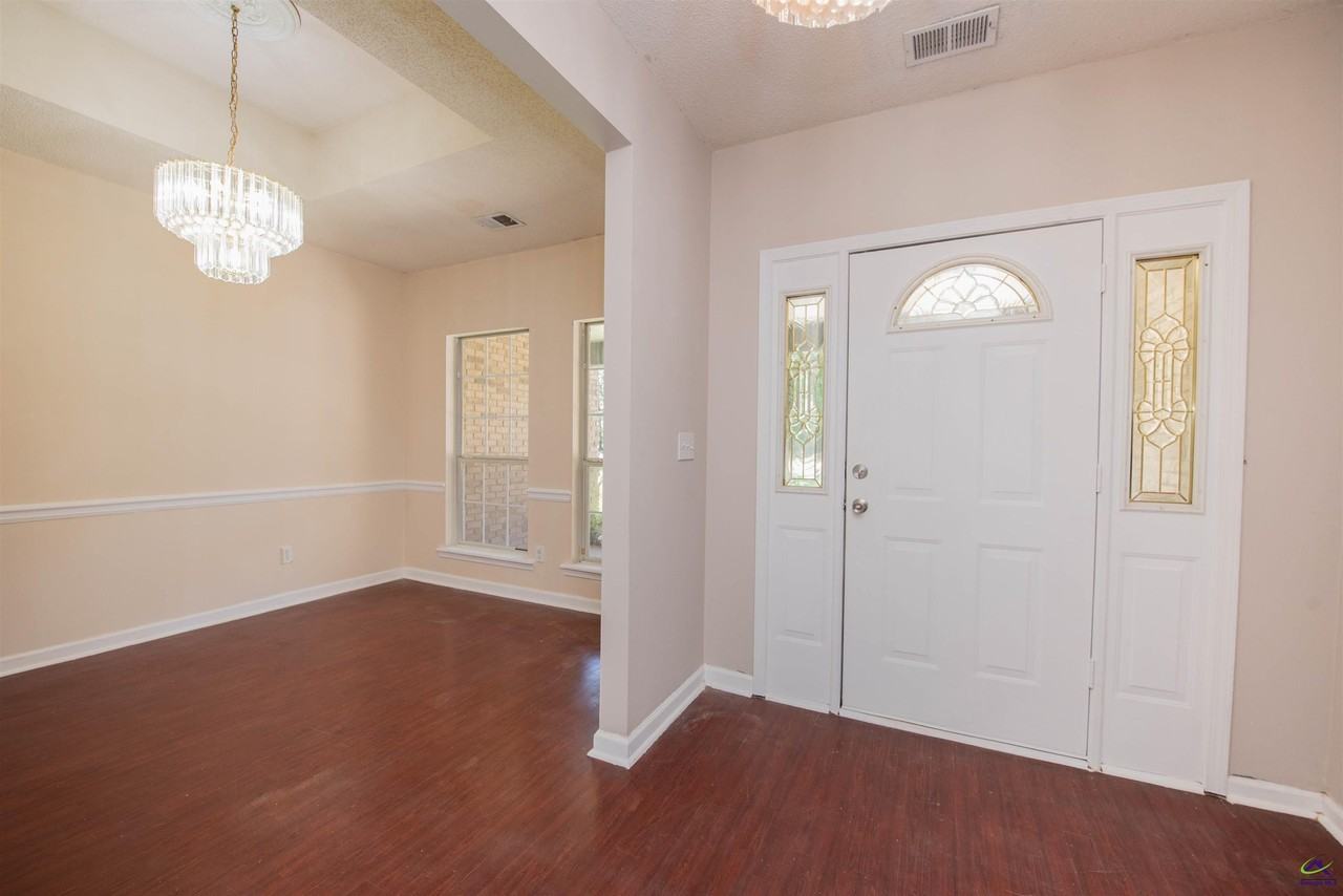 111 Wiley Way - Photo 3 of 25