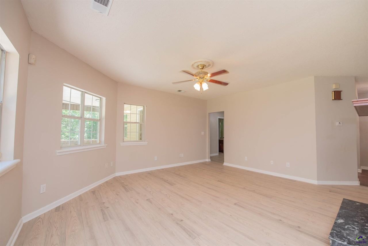111 Wiley Way - Photo 6 of 25