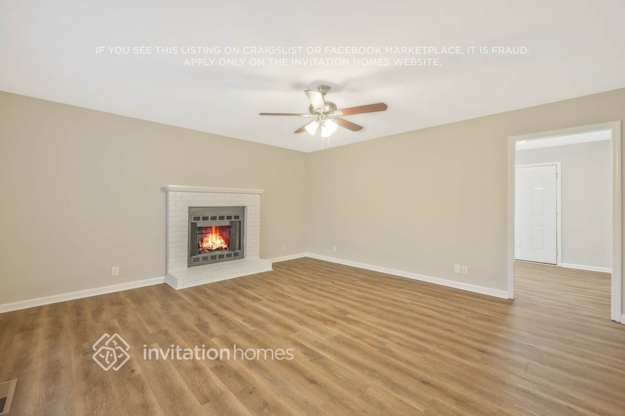 1128 Sioux Ter - Photo 4 of 28
