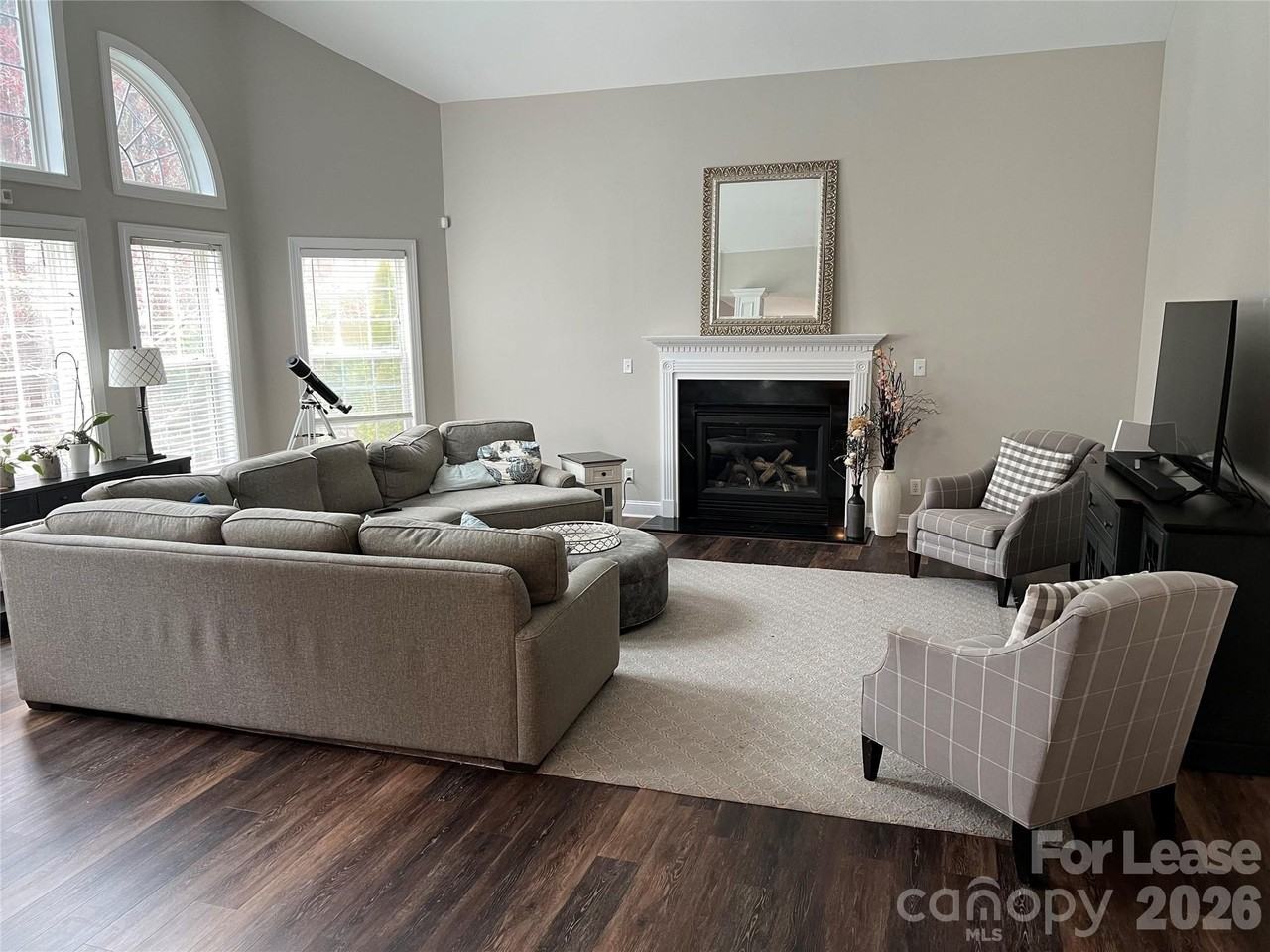 10378 Sutherby Dr - Photo 2 of 14