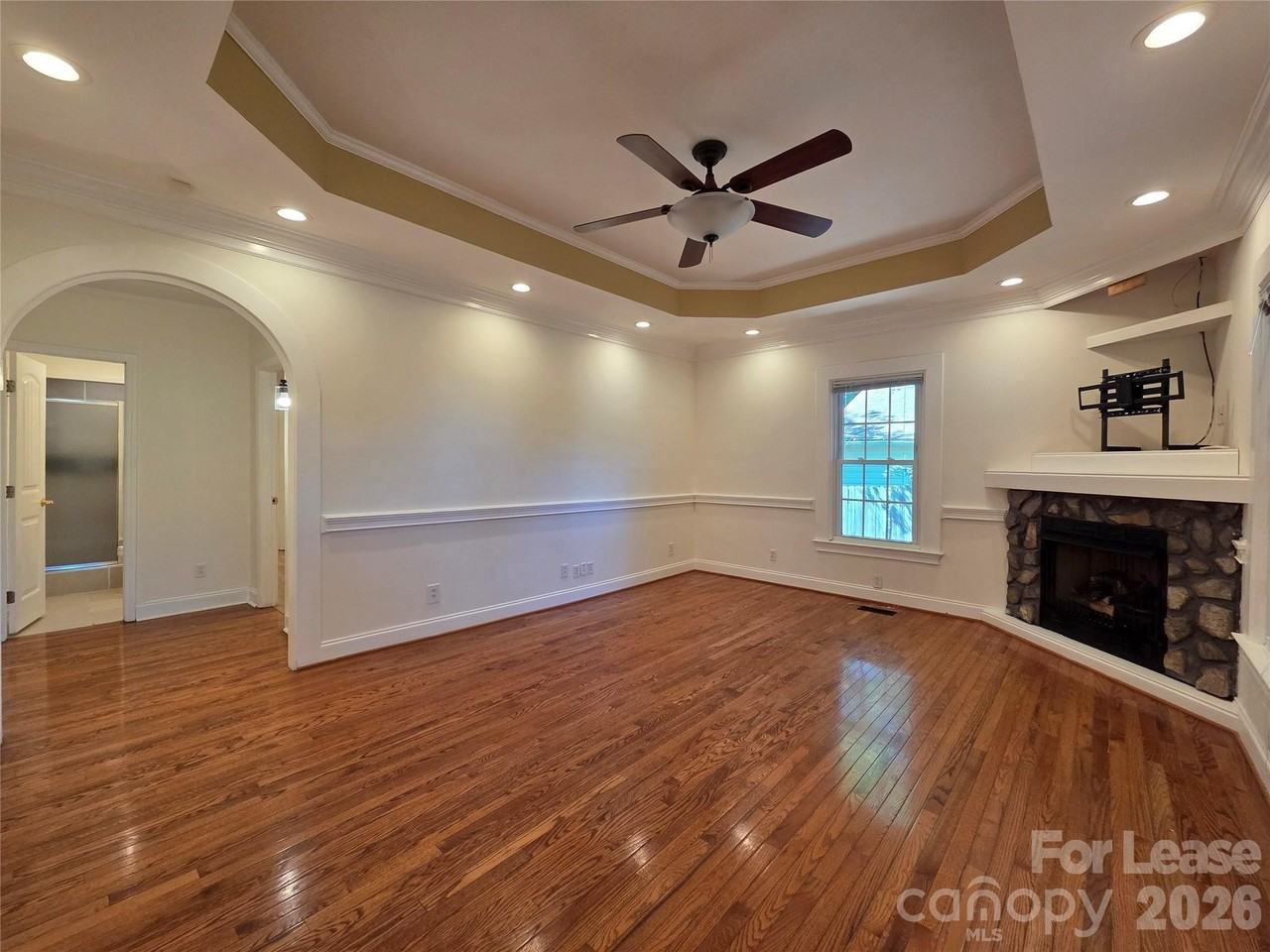 819 S South St - Photo 2 of 28