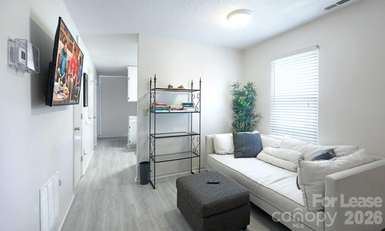 10700 Blue Heron Dr - Photo 3 of 11