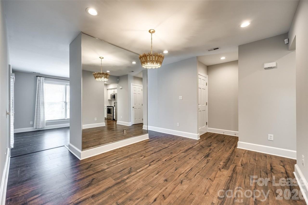 2220 Roswell Ave - Photo 4 of 25
