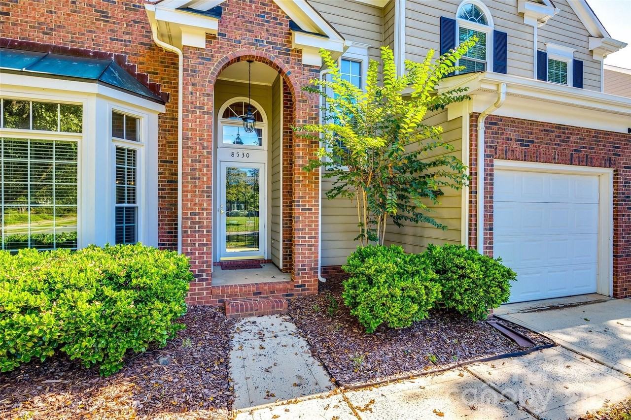 8530 Walsham Dr - Photo 2 of 39