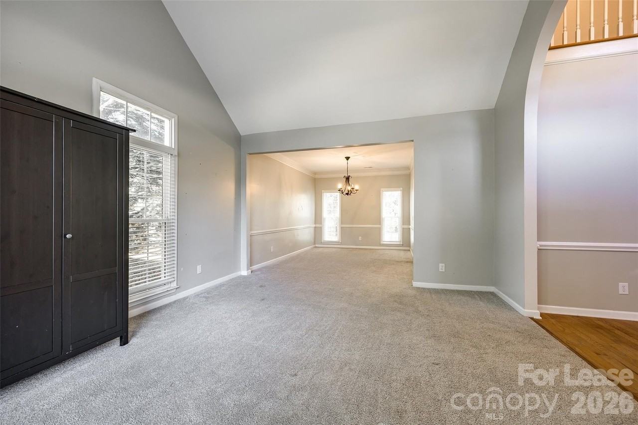 8530 Walsham Dr - Photo 5 of 39