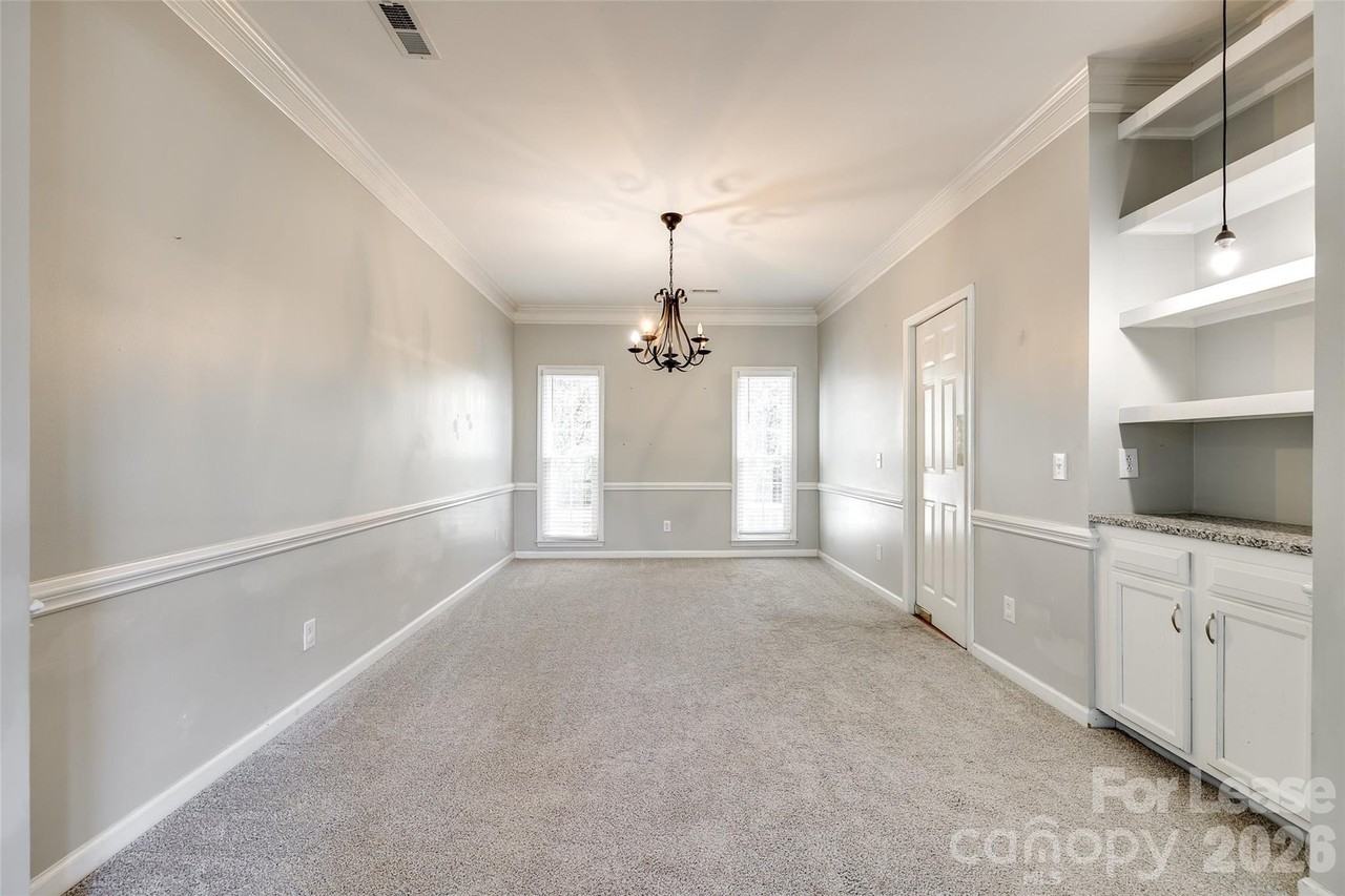 8530 Walsham Dr - Photo 6 of 39