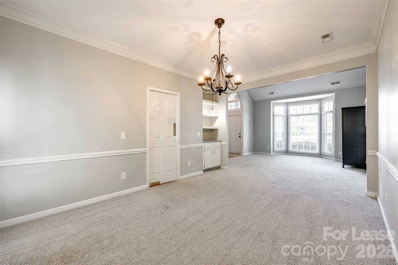 8530 Walsham Dr - Photo 7 of 39
