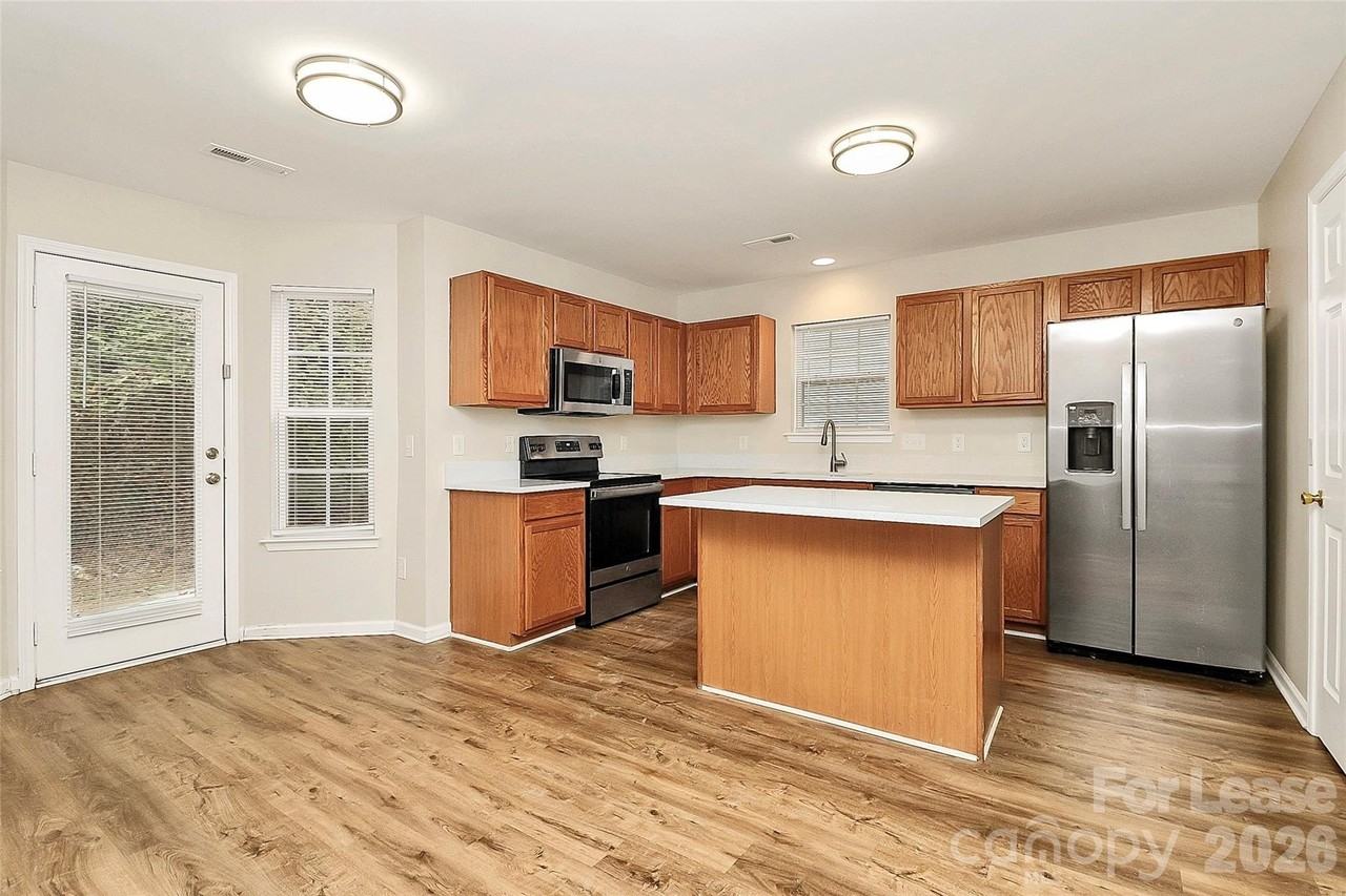 3128 Reid Brook Ln - Photo 3 of 10